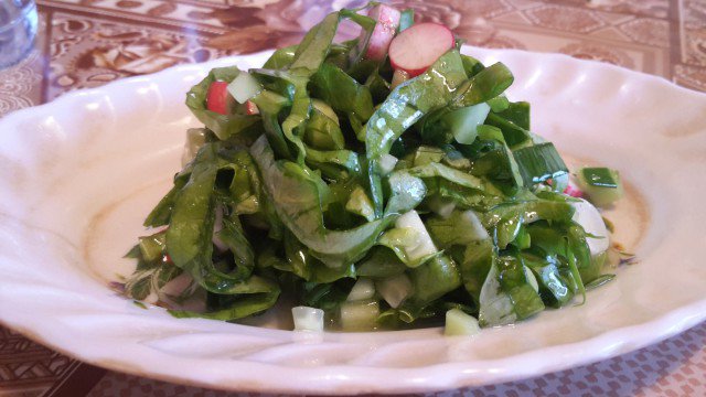 Зелена салатка с репички