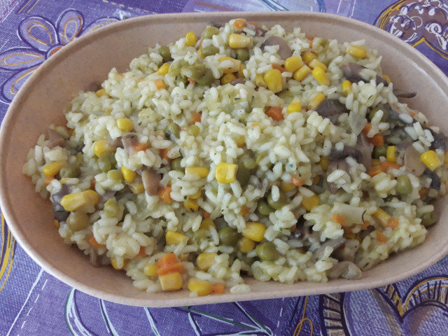 Ориз със задушени зеленчуци