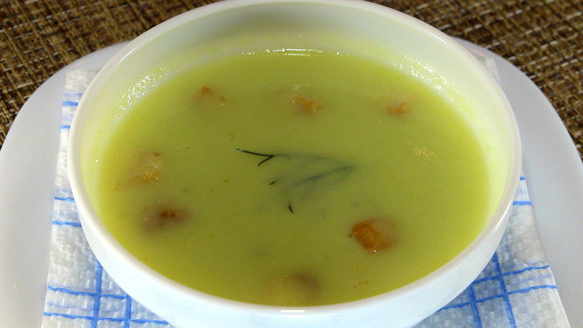 Супа от тиквички и копър