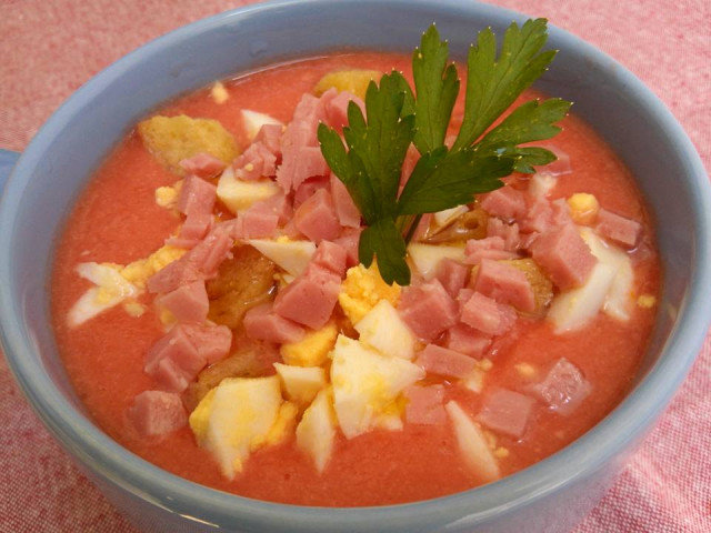 Студена доматена супа Салморехо