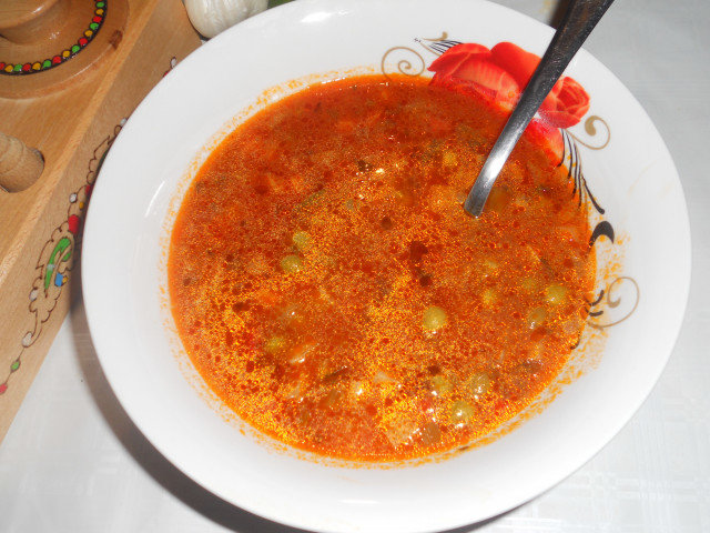 Постна грахова супа с праз и целина