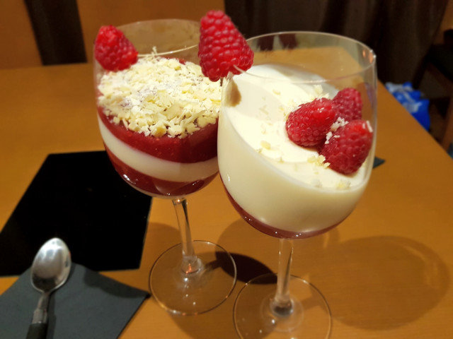 Романтичен десерт с малини и маскарпоне