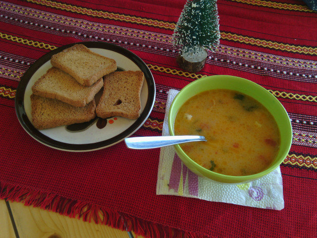 Супа със свинско, зеленчуци и ориз
