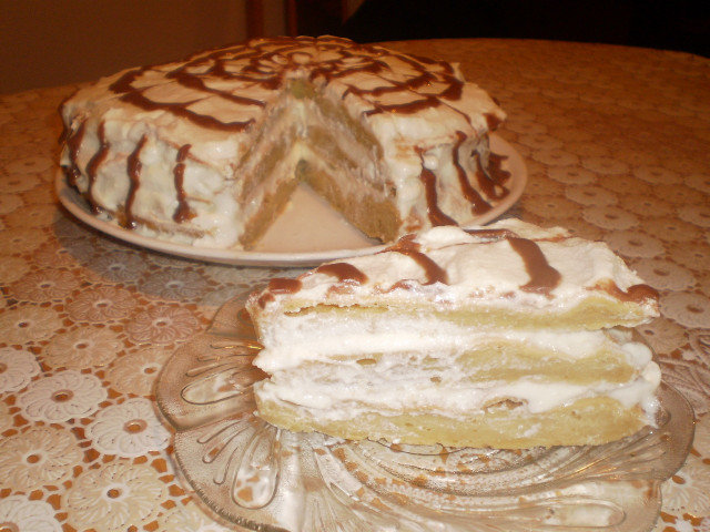 Торта с парено тесто и вкусен крем