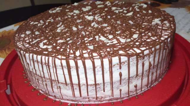 Торта с маскарпоне и течен шоколад