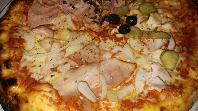 Пица Асорти с домашно тесто