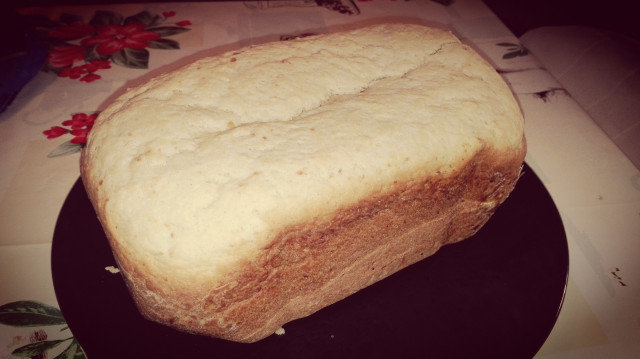Хляб с овче сирене и кашкавал в хлебопекарна