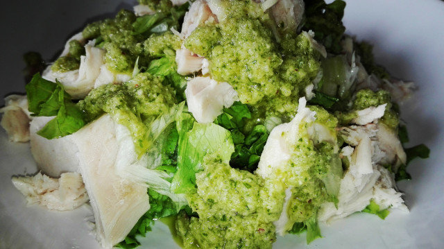 Зелена салата с пилешко филенце