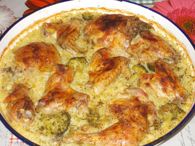 Пилешко с ориз и броколи