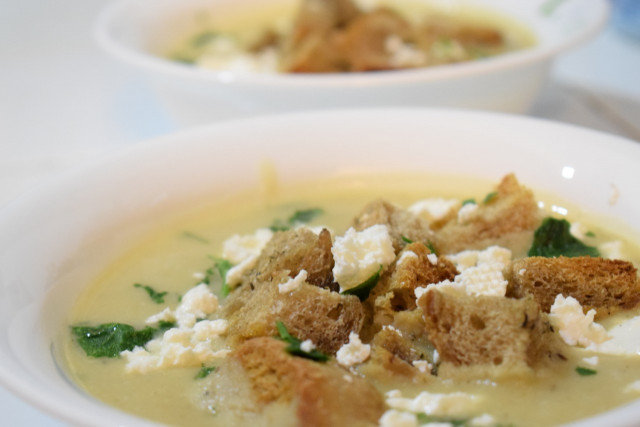 Млечна крем супа от картофи и леща
