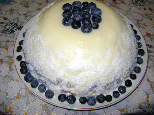 Торта с черешово желе и боровинки