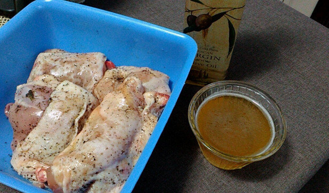 Пилешки бутчета с бира и мед на фурна