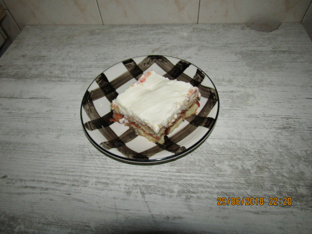 Торта от бишкоти с млечен крем