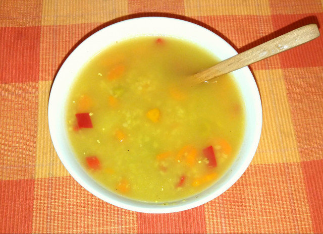 Вкусна ечемичена супа