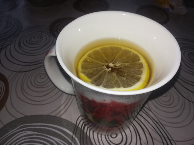 Лимонов чай