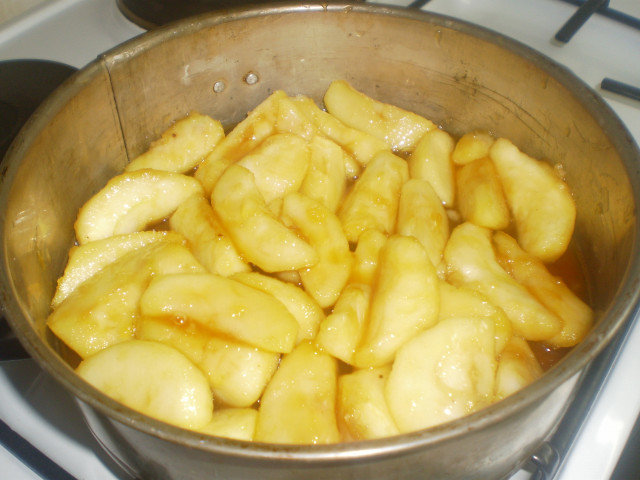 Ябълков пай с козуначено тесто