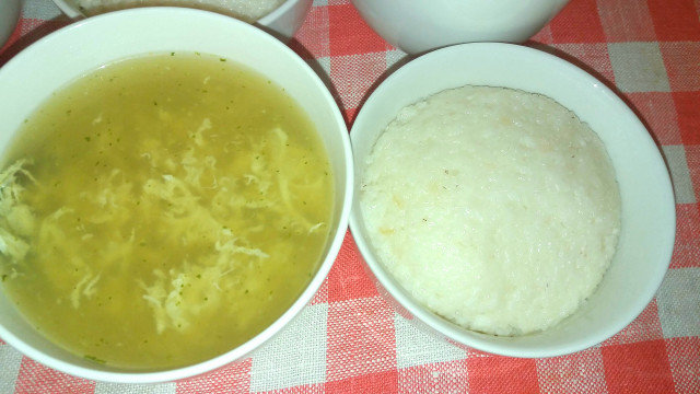 Азиатска яйчена супа и ориз