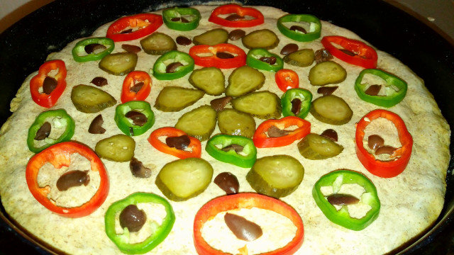 Италианска пица с пълнозърнесто тесто