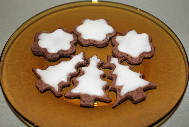 Коледни шоколадови бисквитки с глазура
