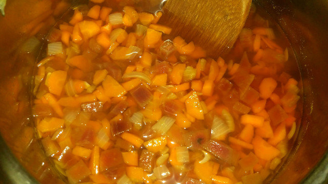 Домашен кетчуп от цвекло и моркови