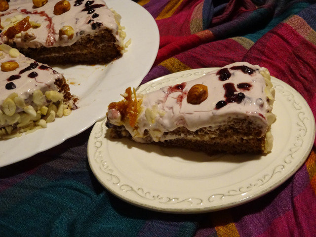 Домашна торта с лешници и бадеми