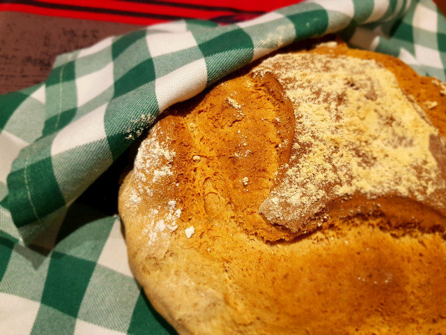 Селски хляб със спелта и бяло брашно