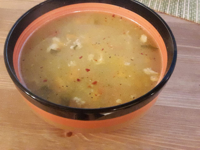 Пъстра пилешка супа