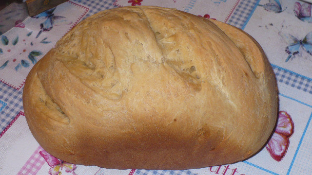 Ръжено-пшеничен хляб в хлебопекарна
