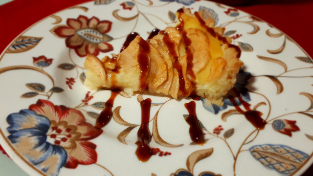 Френски тарт с ябълки и карамел