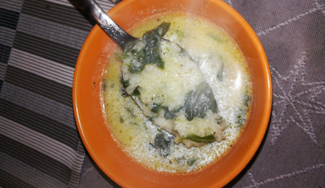 Класическа спаначена супа