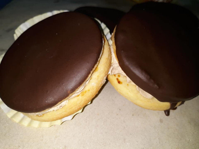 Маслени бисквити с шоколадов ганаш