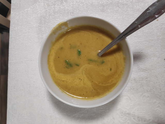 Супа от пащърнак с къри