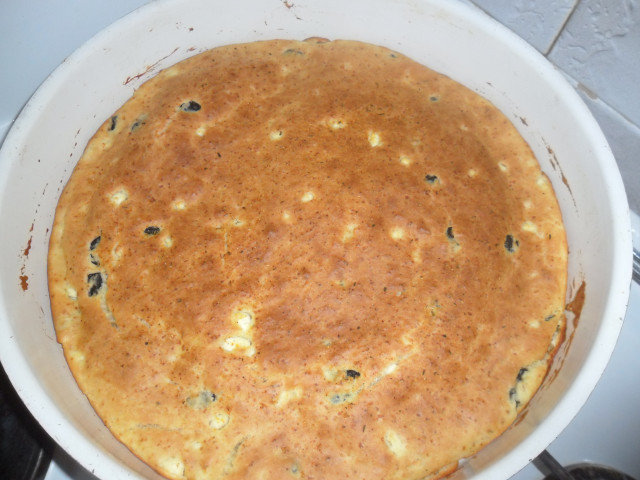 Солен кекс с маслини, сирене и шарена сол