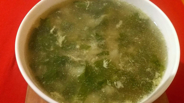 Вегетарианска супа с лобода и киноа