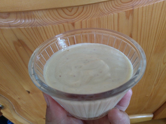 Нисковъглехидратен йогурт сладолед с фъстъчено масло