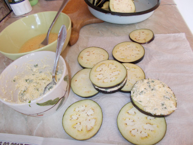 Патладжан бюрек със сирене и магданоз
