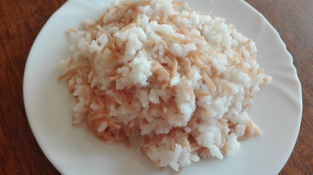 Ориз със запържено фиде