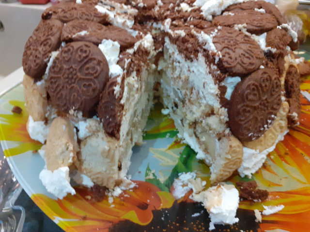 Торта Купол с бисквити и банани