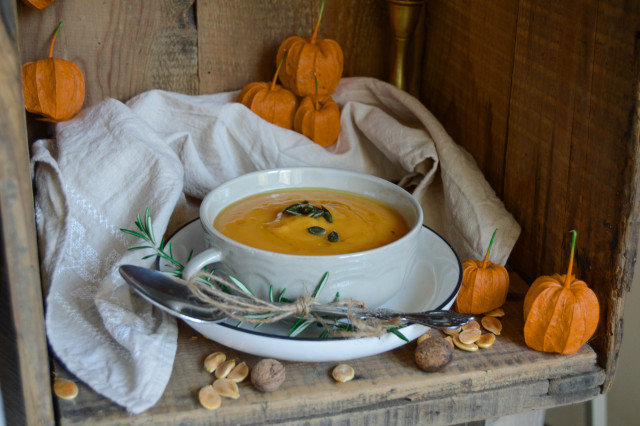 Пикантна тиквена супа с чили