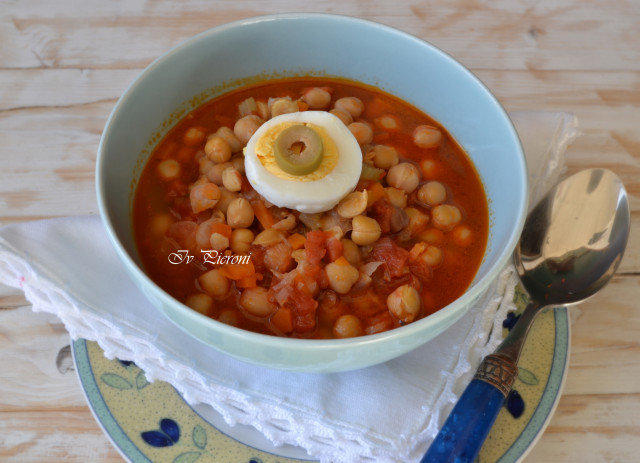 Мароканска доматена супа с нахут