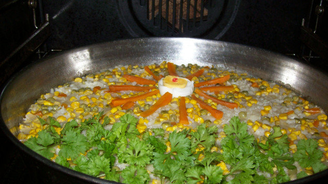 Ориз с моркови и царевица