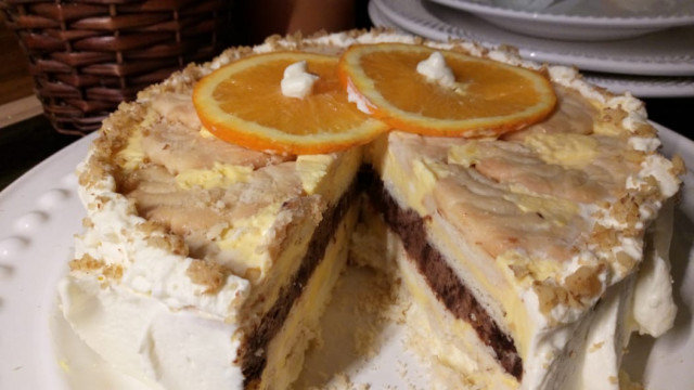 Бисквитена торта с маскарпоне и яйца