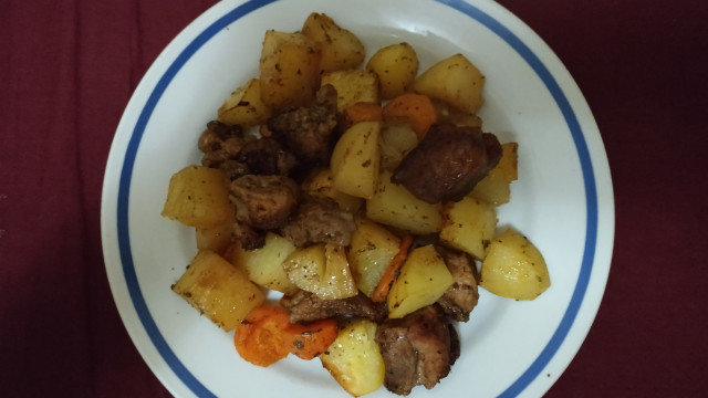 Картофи с месо на фурна