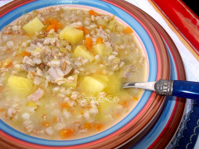 Зимна супа с жито и месо