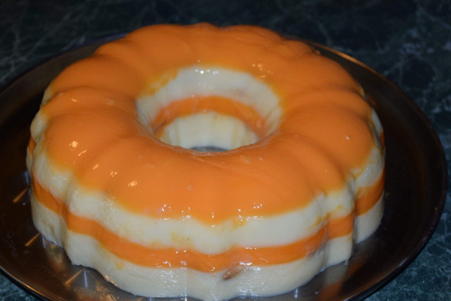 Бисквитена торта с портокалов сок