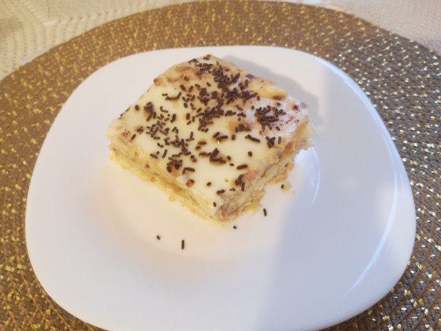 Разкошна бисквитена торта с крем Бейлис