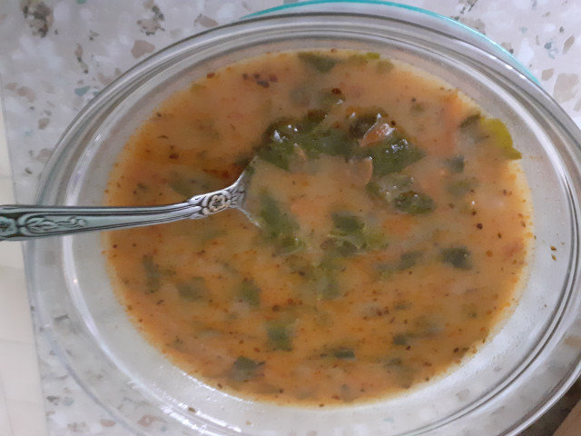 Пикантна супа от спанак