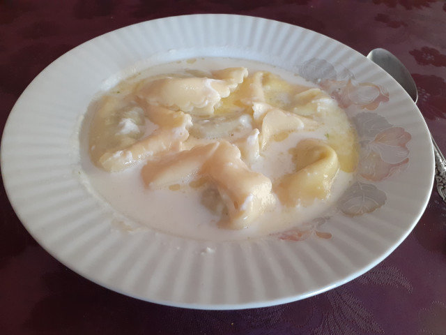 Млечна супа с тортелини