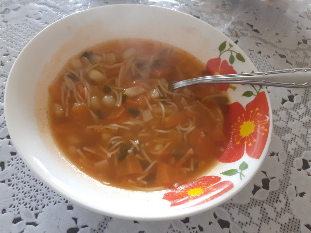 Постна зеленчукова супа