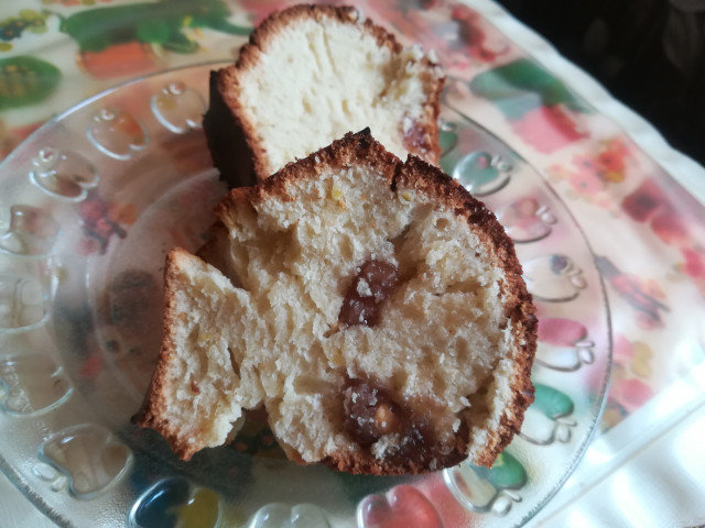 Козуначен кекс с орехи и локум